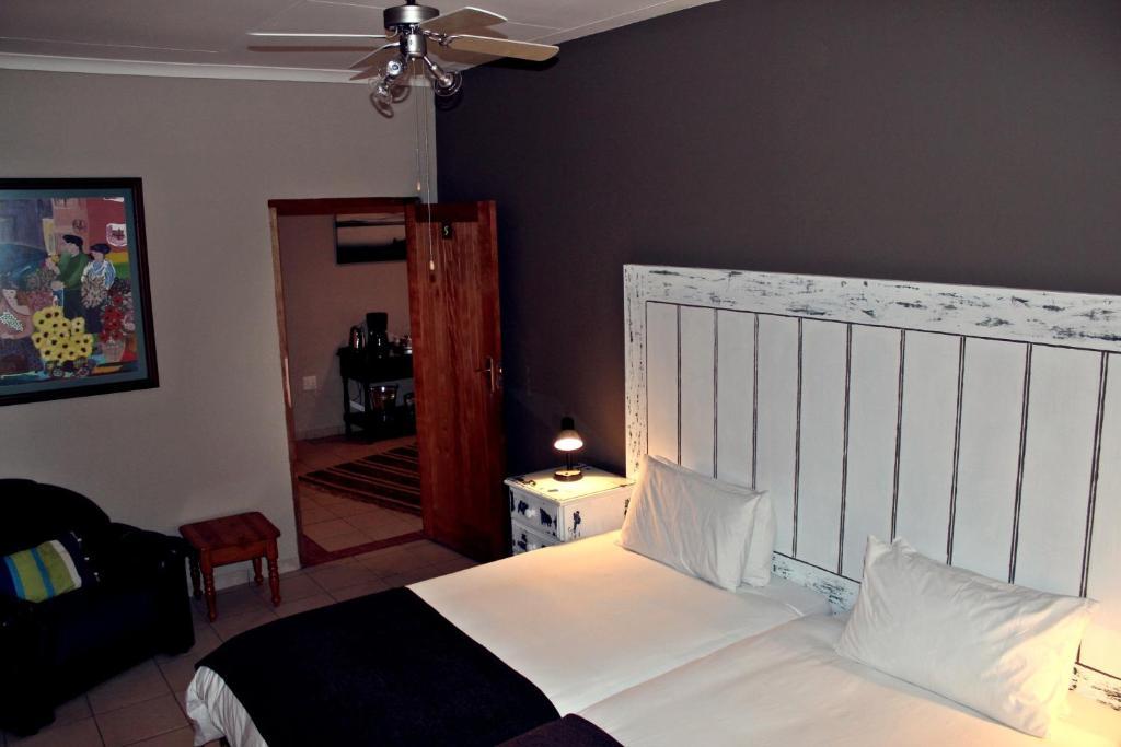 Aqua Terra Guest House ไลเดนเบิร์ก ภายนอก รูปภาพ
